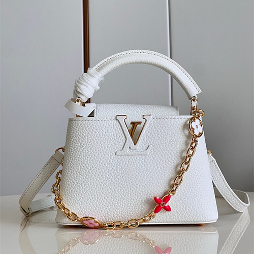 루이비통 카퓌신 미니 M22375 2024/신상