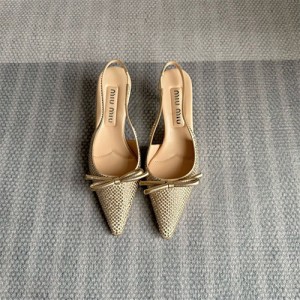 미우미우 여성용 샌들 (굽높이5CM) M94846-1 2024/신상