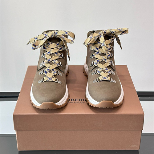 버버리 남성용 스니커즈 B67533-1 2024/신상