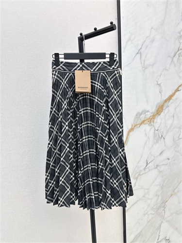 버버리 롱스커트 B73608 2025/신상