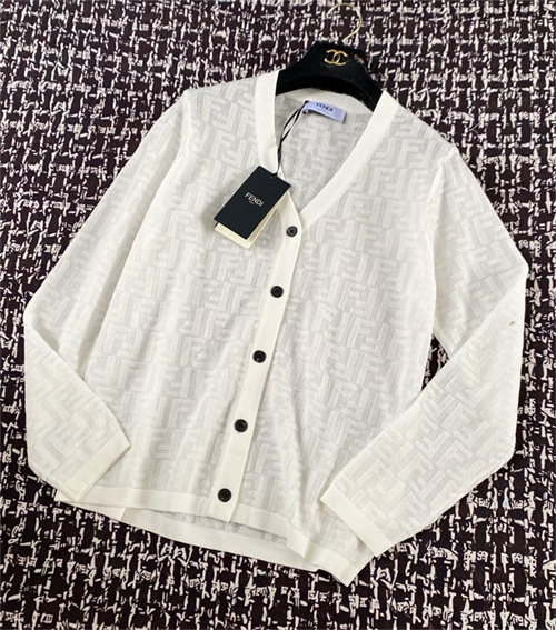 펜디 긴팔 가디건 F62201 2025/신상