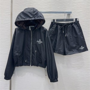 펜디 후드 트레이닝 세트 F84208 2025/신상