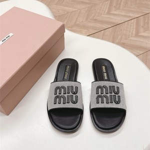 미우미우 여성용 슬리퍼 M90473-1 2025/신상