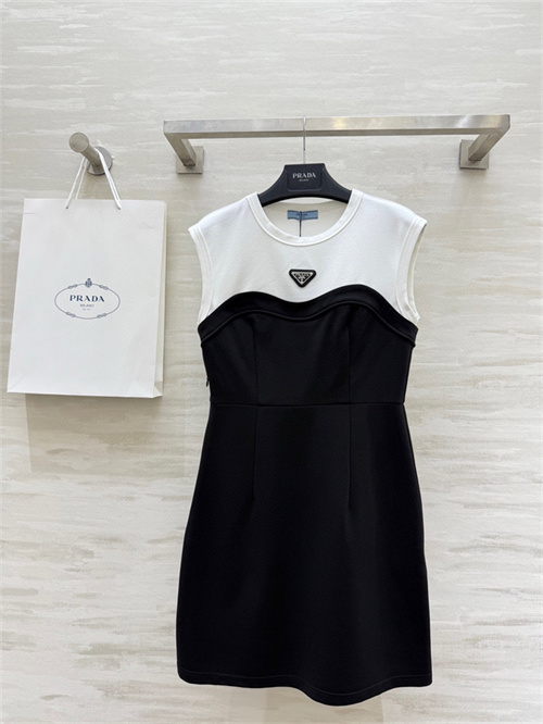 프라다 민소매 원피스 P52994 2025/신상