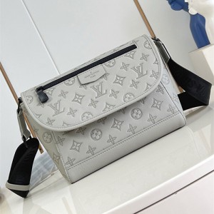 루이비통 펄스 메신저 크로스백 M14912 2025/신상