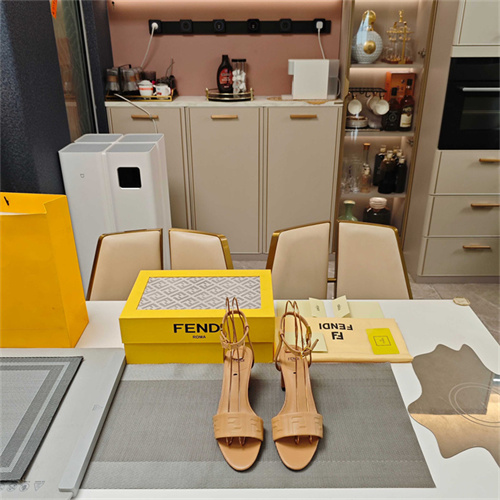 펜디 여성용 샌들 (굽높이6CM) F92536-2 2025/신상