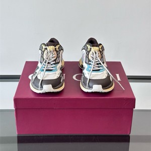 구찌 남성용 스니커즈 G82872-2 2025/신상