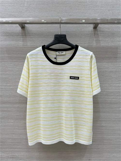 미우미우 반팔 티셔츠 M01952 2025/신상