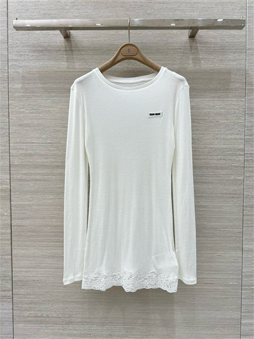 미우미우 긴팔 티셔츠 M42054 2025/신상