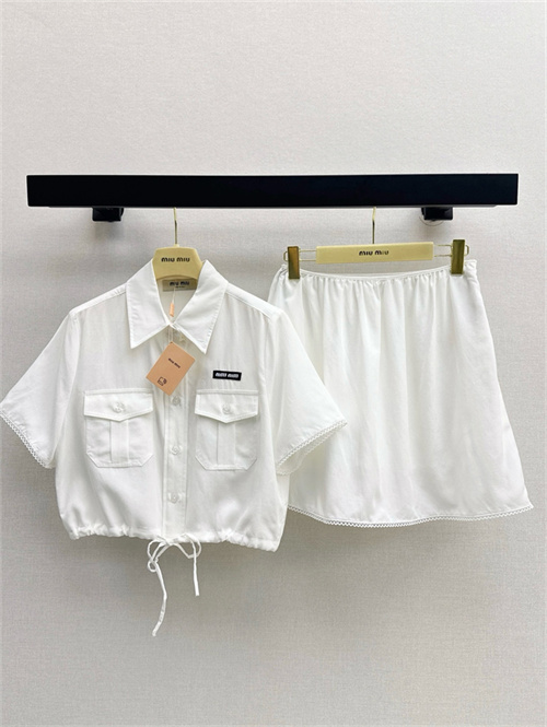 미우미우 반팔 셔츠 스커트 세트 M83409 2025/신상