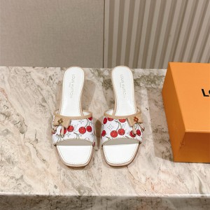 루이비통 여성용 슬리퍼 (굽높이4.5CM) L68849-2 2025/신상