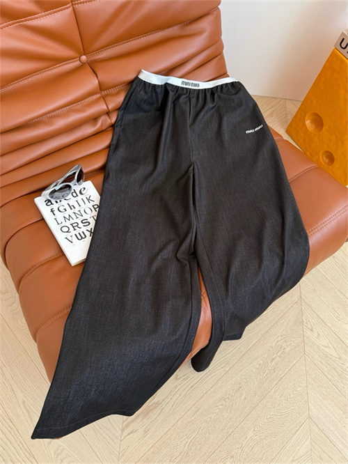 미우미우 캐주얼 바지 M62493 2025/신상