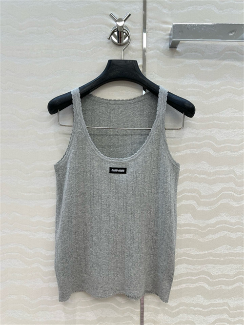 미우미우 민소매 M62305 2025/신상