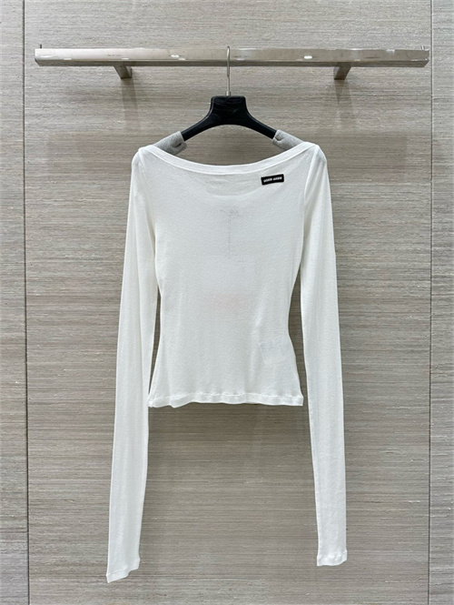 미우미우 긴팔 티셔츠 M41604 2025/신상