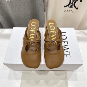 로에베 여성용 슬리퍼 L55332-1 2025/신상