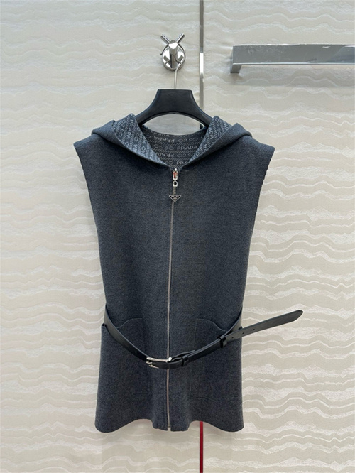 프라다 양면 후드 조끼 P43151 2025/신상