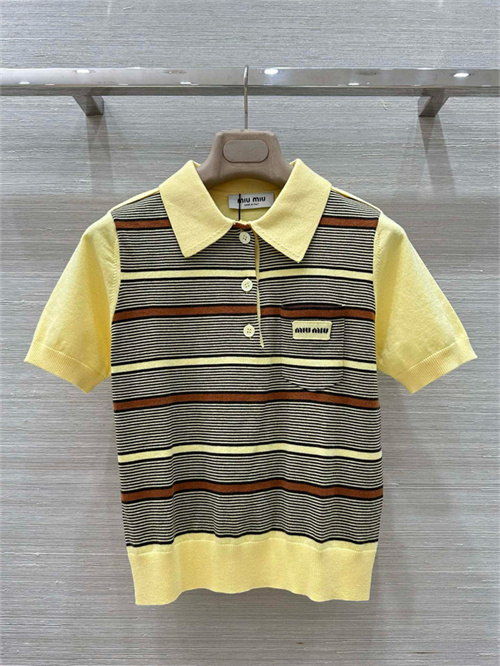 미우미우 반팔 폴로 니트 M82496 2025/신상