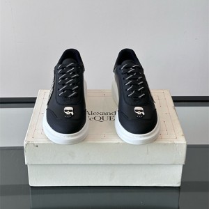 알렉산더맥퀸 남여공용 스니커즈 M28757-2 2025/신상