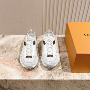 루이비통 남여공용 스니커즈 L93329-1 2025/신상