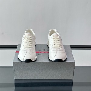 프라다 남성용 스니커즈 P97920-2 2025/신상