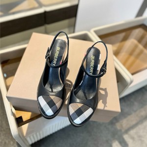 버버리 여성용 샌들 (굽높이9.5CM) B32869-1 2025/신상