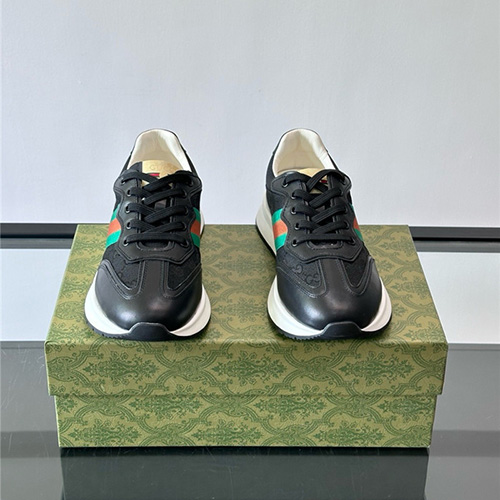 구찌 남성용 스니커즈 G84392-2 2025/신상