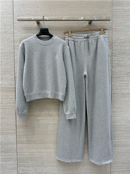 프라다 트레이닝 세트 P64054 2025/신상