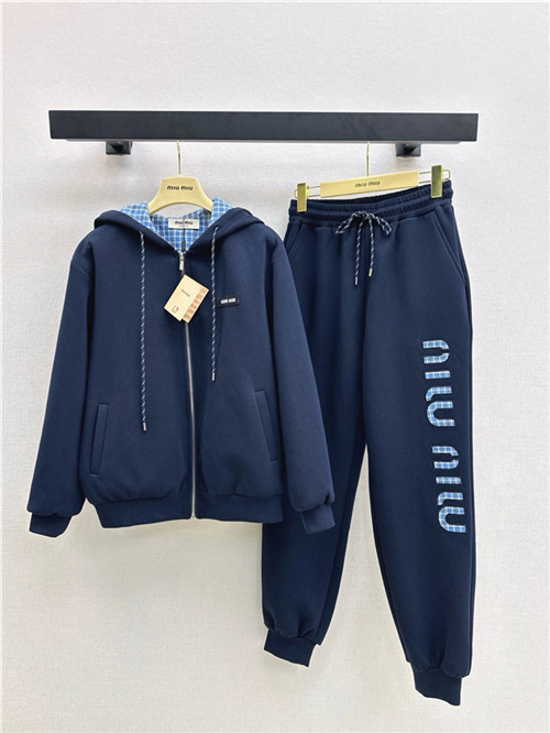 미우미우 양면 후드 트레이닝 세트 M64604 2025/신상