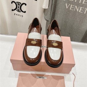 미우미우 여성용 로퍼 M74902-1 2025/신상