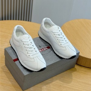 프라다 남성용 스니커즈 P10943-1 2025/신상