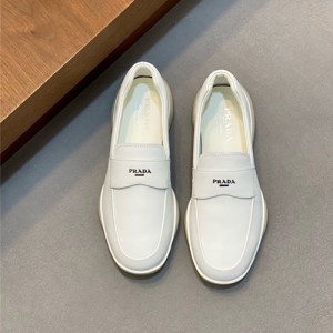 프라다 남성용 로퍼 P57554-2 2025/신상