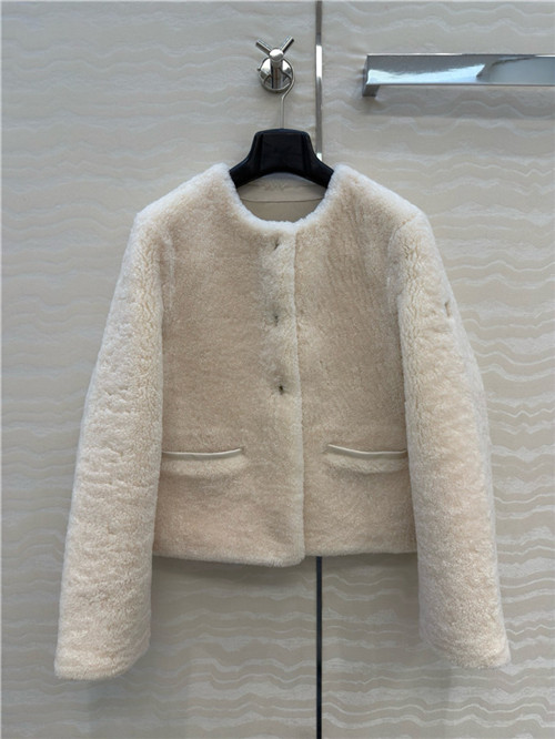 몽클레어 양털 일체형 패딩 자켓 (충전재-거위털) M81330 2025/신상