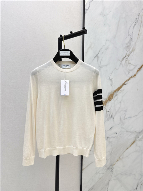 톰브라운 긴팔 니트 T02308 2025/신상