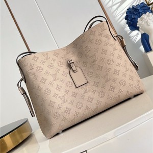 루이비통 바운드레스 숄더백 M13179 2025/신상