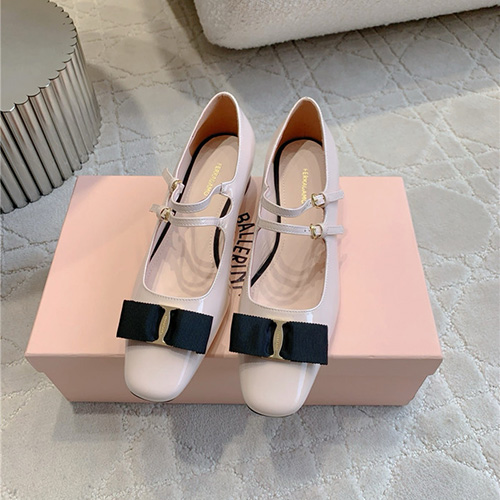 페레가모 여성용 구두 (굽높이4CM) F75562-2 2026/신상