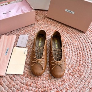 미우미우 여성용 단화 M83243-2 2026/신상