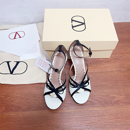 발렌티노 여성용 샌들 (굽높이8.5CM) V46553-1 2026/신상