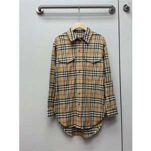 버버리 긴팔 셔츠 B42208 2025/신상