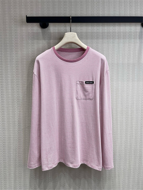 미우미우 긴팔 티셔츠 M71997 2026/신상