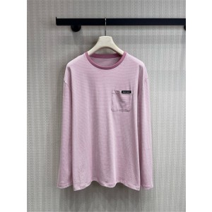 미우미우 긴팔 티셔츠 M71997 2026/신상