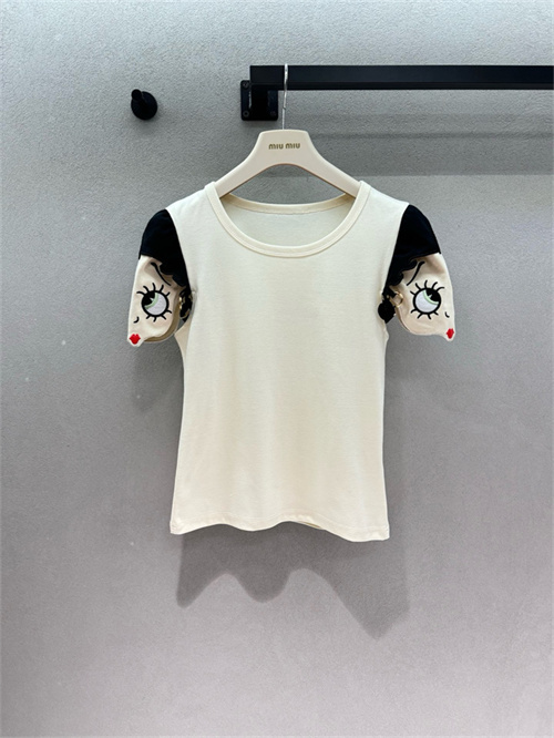 미우미우 반팔 티셔츠 M22058 2026/신상