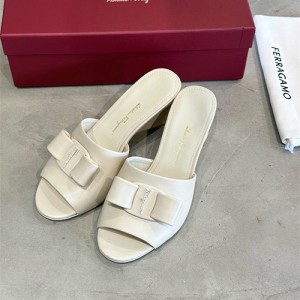 페레가모 여성용 슬리퍼 (굽높이5CM) F45726-2 2026/신상