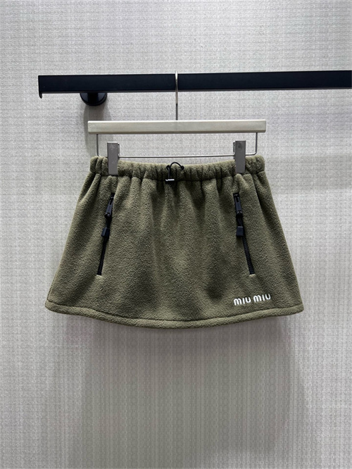 미우미우 스커트 M82608 2026/신상