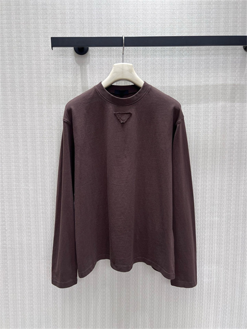 프라다 긴팔 티셔츠 P92309 2026/신상